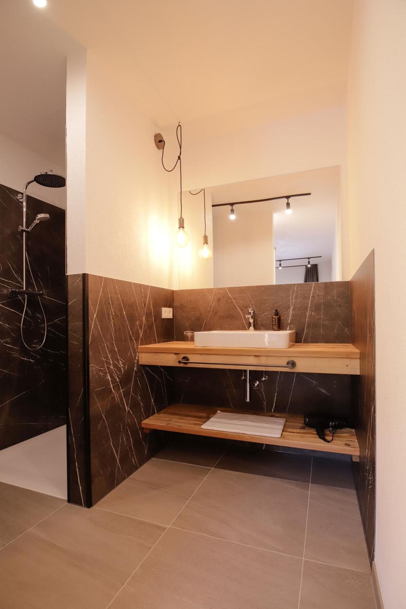 Wolf Apartments Padaun Vals Bagian luar foto
