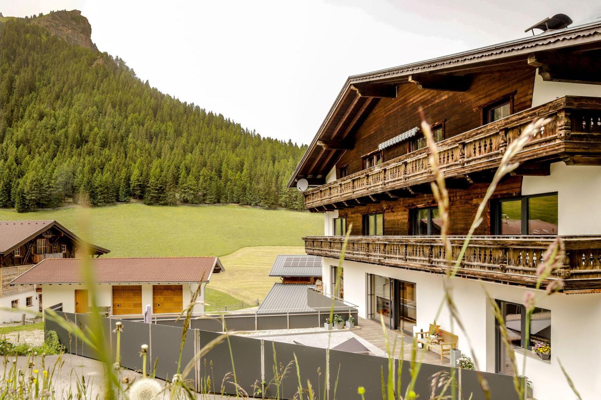 Wolf Apartments Padaun Vals Bagian luar foto