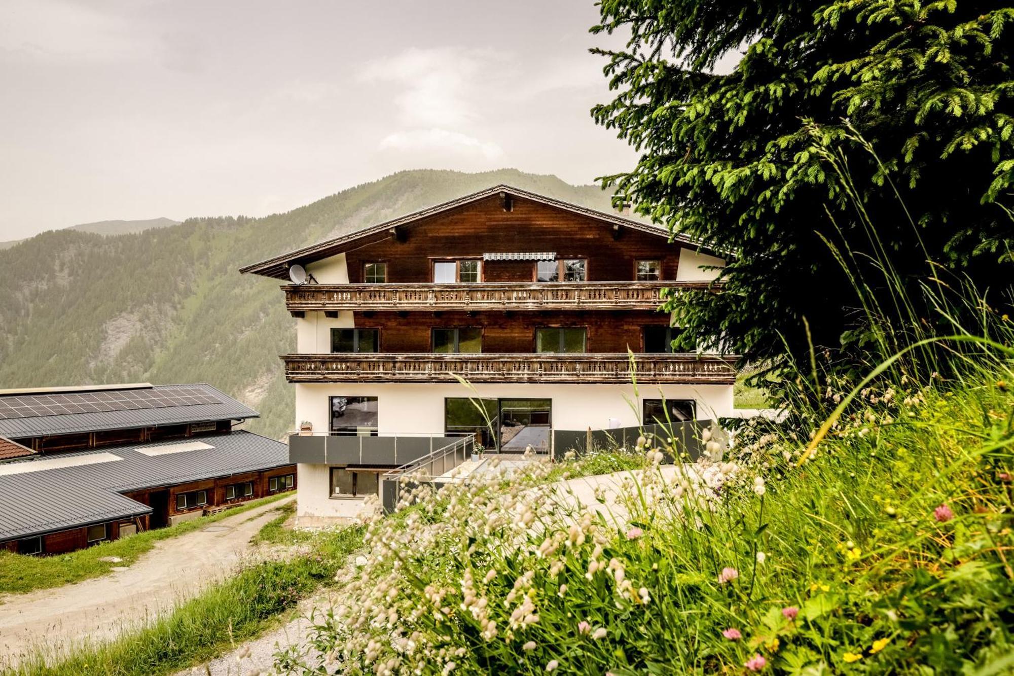 Wolf Apartments Padaun Vals Bagian luar foto